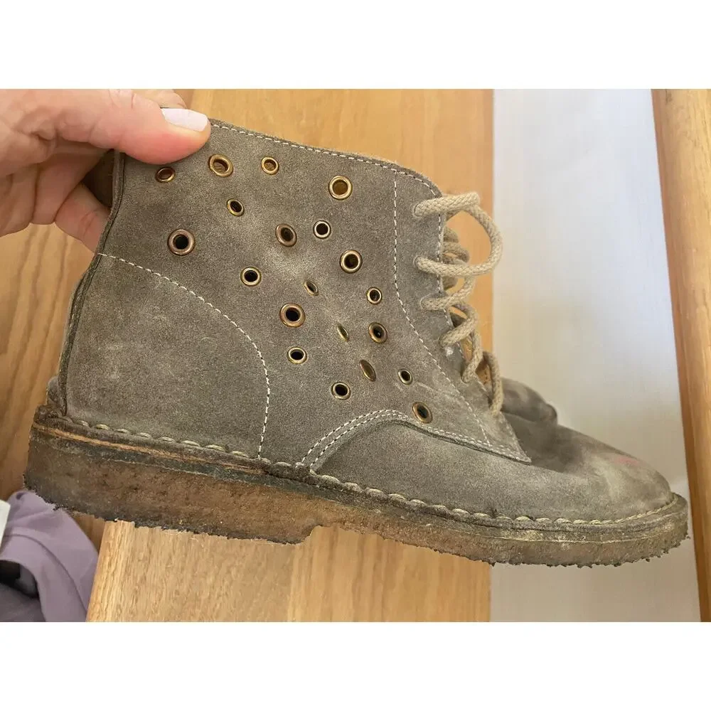 BANANA REPUBLIC CHUKKA ANKLE BOOTS BROWN DESERT TAN SUEDE LEATHER 9 Studs Woman
